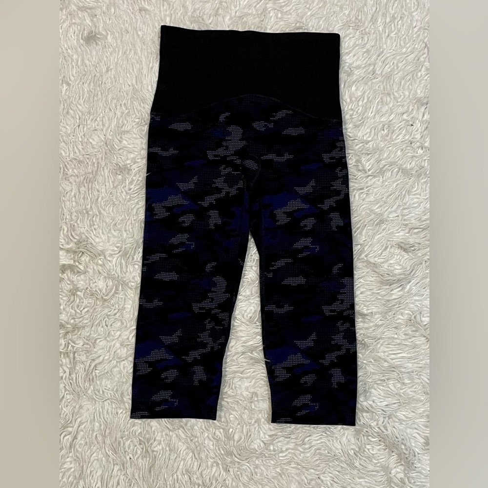 Spanx Compression Black and Blue Camouflage Leggings